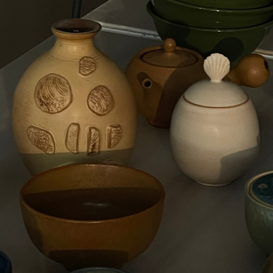 LIDDED JAR // QUEEN SCALLOP SATIN WHITE