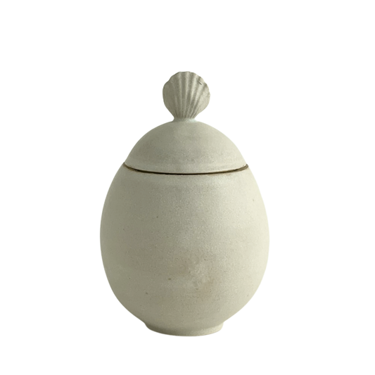 LIDDED JAR // QUEEN SCALLOP SATIN WHITE