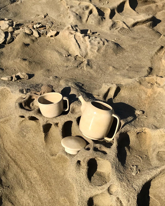 TEAPOT // GLOSSY SPECKLED BEIGE