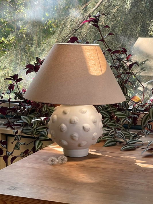 LAMP // CLAM WHITE WITH SHELLS