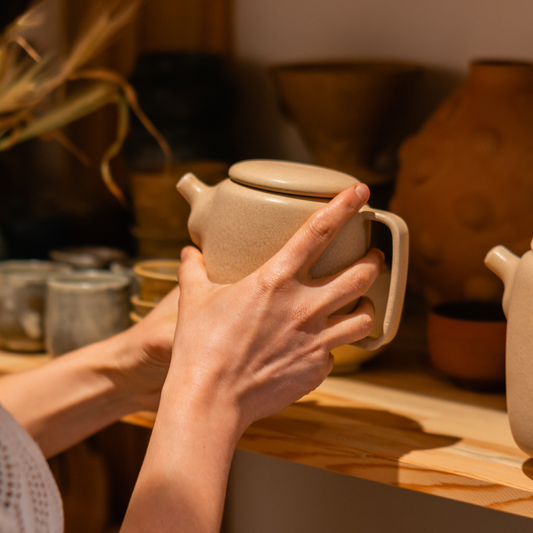 TEAPOT // SANDSTONE MEDIUM
