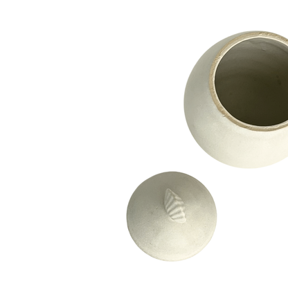 LIDDED JAR // QUEEN SCALLOP SATIN WHITE