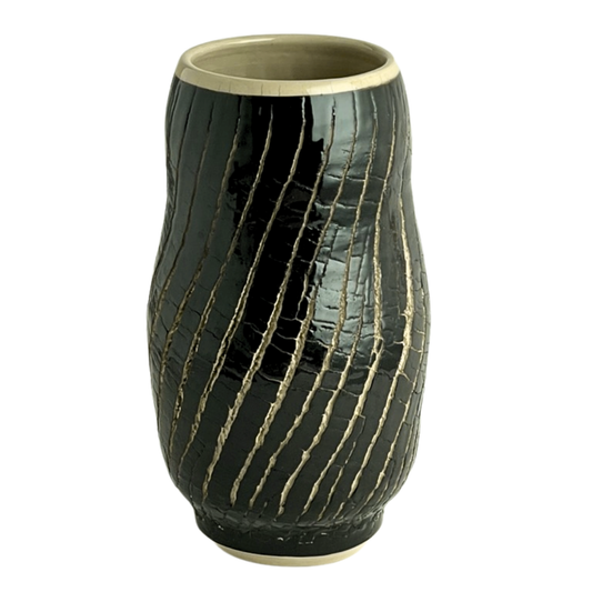 VASE // CRACKED BLACK