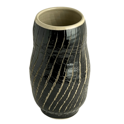 VASE // CRACKED BLACK