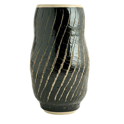 VASE // CRACKED BLACK