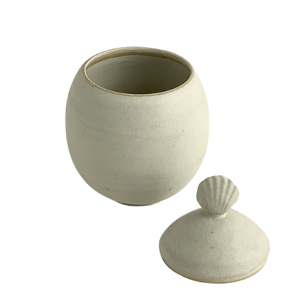 LIDDED JAR // QUEEN SCALLOP SATIN WHITE