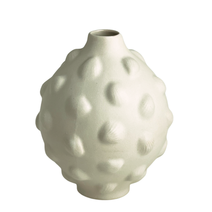 VASE // MATTE SATIN WHITE WITH SHELLS