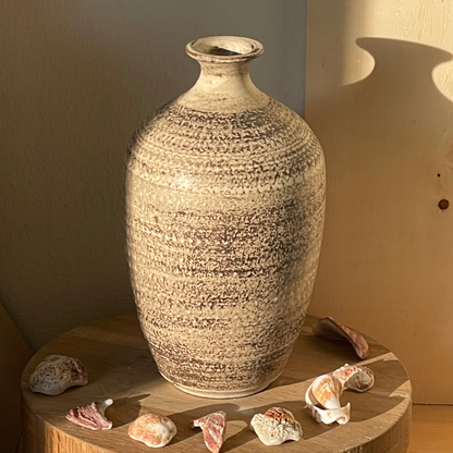 VASE BOTTLE // KANNA MANGANESE