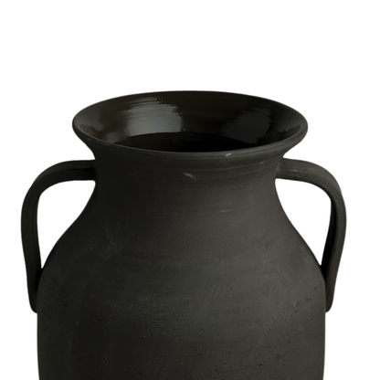 VASE // DARK AMPHORA