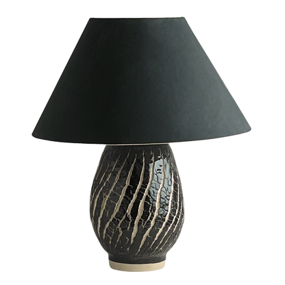 LAMP // CRACKED BLACK