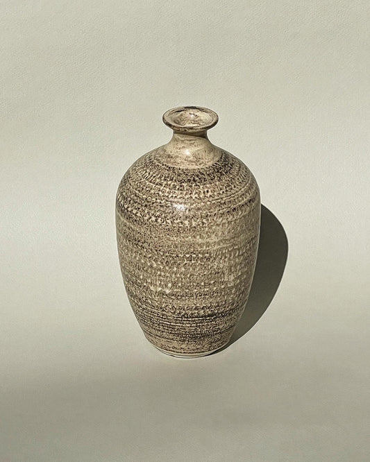 VASE BOTTLE // KANNA MANGANESE