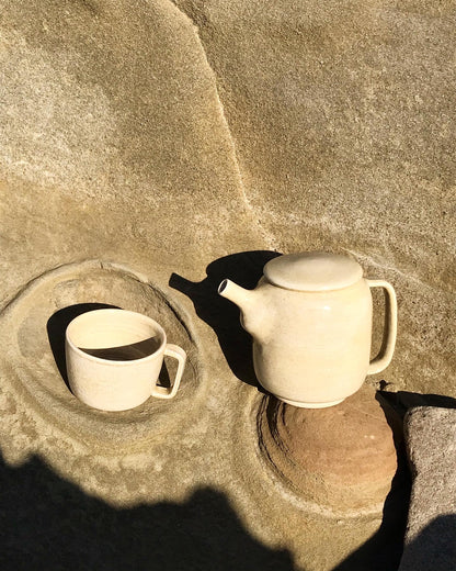 TEAPOT // GLOSSY SPECKLED BEIGE